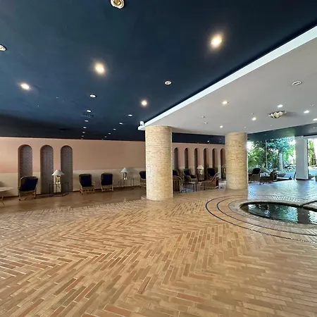 V029 - Royal Marina Appartement Roses