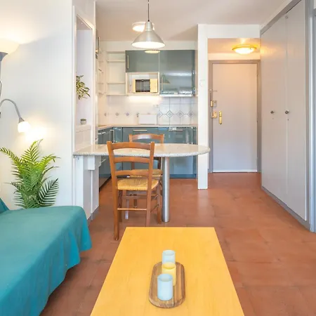 V029 - Royal Marina *