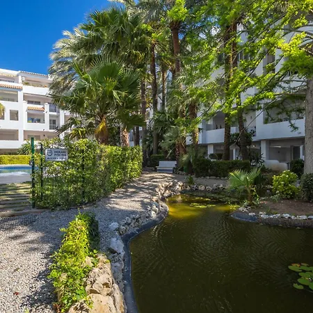 V029 - Royal Marina *