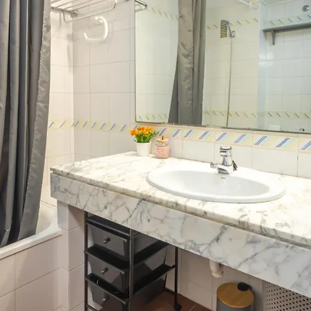 V029 - Royal Marina * Roses